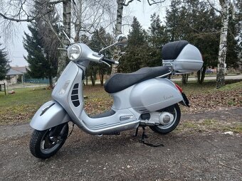 Piaggio Vespa GTS 250 - 11