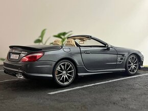 1:18 Mercedes-Benz SL65 AMG (R231) - MAISTO - 11