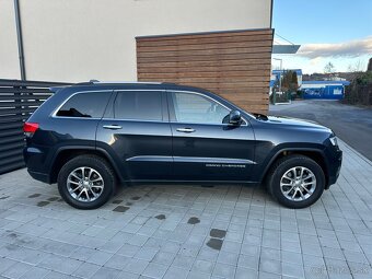 Jeep Grand Cherokee (WK2) - 11