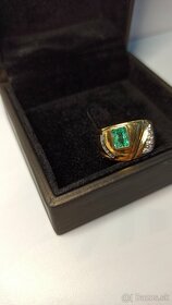 Predám zlatý diamantový smaragdový prsteň - 11