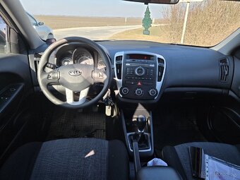 Kia Ceed - 11