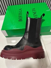 P: Bottega Veneta Tire boot Military Calf Black Maroon v. 42 - 11