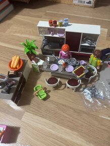 Playmobil domcek + kuchyňa + obývačka + detská izba - 11