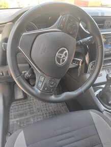 Toyota Auris 1.6 - 11