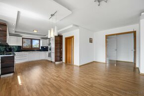 Na predaj | 5 izbový rodinný dom 140 m² s terasou - Tureň - 11