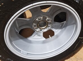 Predám zimný komplet Toyota 5x114,3 pneu Nokian 225/65/R17 - 11