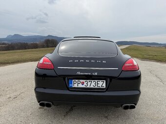 Porsche Panamera 4S - 11