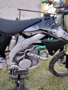 Kawasaki kxf450 - 11