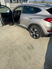 Hyundai Tucson Premium 2.0 CRDI diesel - 11