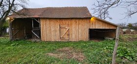 Vilyvitány -gazdovský dom v pôvodnom stave s veľkým pozemkom - 11