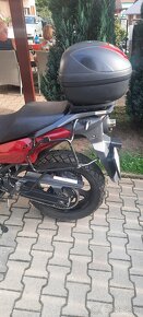 Suzuki DL650 V-Strom - 11