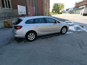 Opel Astra 1.6CDTI - 11