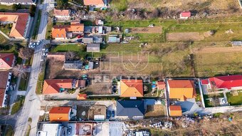 Na predaj stavebný pozemok 
Nitra - Veľké Janíkovce 1900  - 11