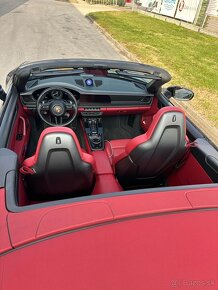 Porsche 992 911 GTS 4 CABRIO - 11