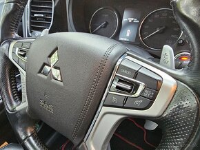 Mitsubishi Outlander 2,0 PHEV 4x4 SUV, alcantara - 11