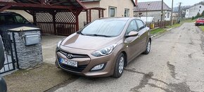 Hyundai i30 - hneda metalíza svetlá - 11