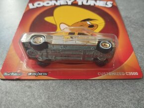 Predám sadu modelov Hotwheels LOONEY TUNES 2013 - 11