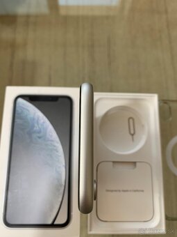 Apple iPhone XR 64gb white - 11