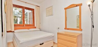 Zařízený apartmán 3+kk u golfového hřiště ORIHUELA COSTA - 11