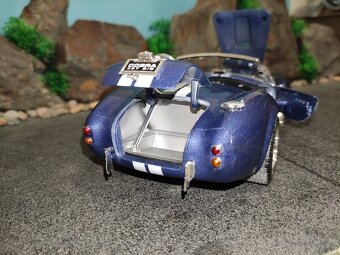 Prodám model 1:18 Shelby cobra 427 s/c - 11