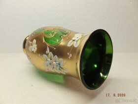 Novoborské sklo, krásná velká zelená váza. - 11
