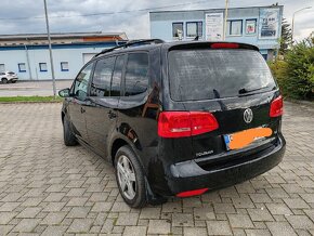 Volkswagen Touran 1.6 TDI Comfortline DSG

 - 11