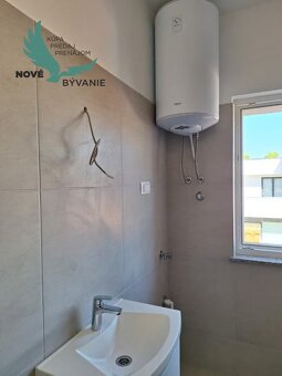 Novostavba apartmánu s výhľadom na more len 50m od mora v Ch - 11