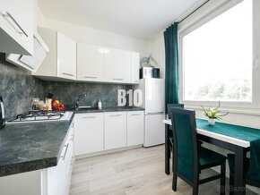 Prenájom 2 izbový veľkometrážny byt s balkónom - 65 m2 - 11