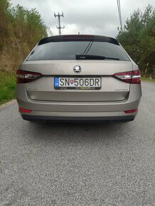 Škoda Superb Combi 2,0Tdi Style Plus - 11