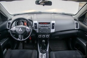 Mitsubishi Outlander 2.4 MIVEC Intense 4WD - 11