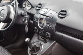 Mazda 2 1.3i 55kW CE Pro M5 11/2010 - 11