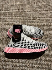 18x Dámské sportovní tenisky Adidas Deerupt (2) - 11