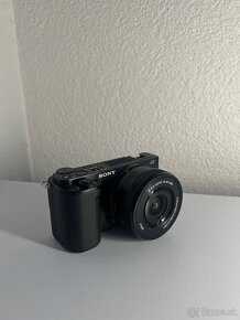 Sony Alpha ZV-E10 + 2Bat. A DOCK - 11