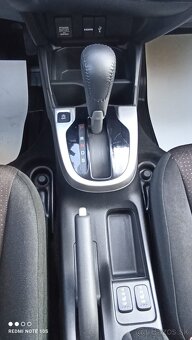 HONDA JAZZ   1,3i     VTEC     CVT       ELEGANCE - 11