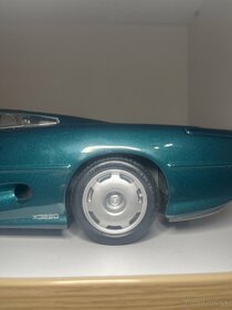 Predám Jaguár XJ220 1:18 - 11