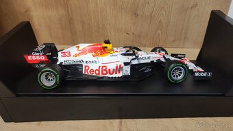 Max Verstappen - Red Bull Racing - Minichamps white 1:18 - 11