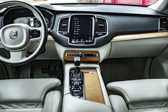 Volvo XC90 - 11