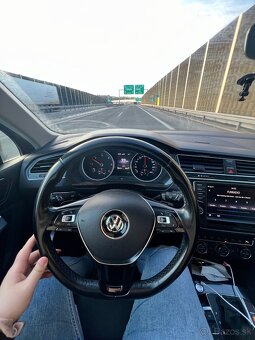 Volkswagen Tiguan - 11