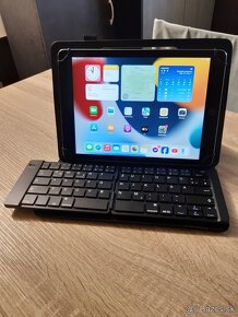 9,7" iPad Air 2/64GB mierna puklina + obal s klávesnicou - 11