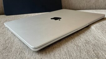 Apple MacBook Air M2  8GB / 512GB SSD - 11