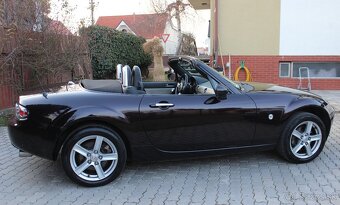 • MAZDA MX-5 1.8i, 93 kW, čierna metalíza, r.v. 2008 • - 11