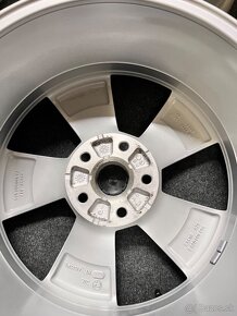 5x112 R17 originál alu Škoda Kodiaq - ET 38 Nanuq - 11