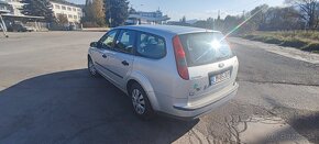 Ford Focus Kombi 1.6i Benzin - 11