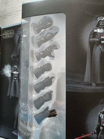 Zberatelska figurka - Darth Vader 8'' Hyperreal (Hasbro) - 11