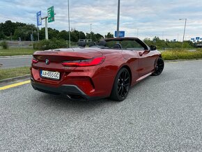 BMW M8 50i xDrive cabrio - 11