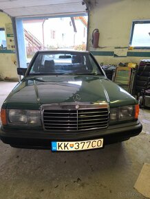 MERCEDES 190D - 11