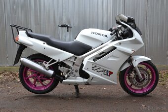 Honda VFR 750 RC36 - 11