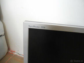 NEC 19" lcd a Samsung 20"lcd - 11