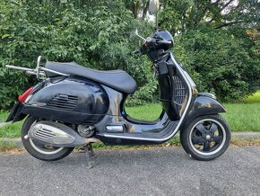 Vespa GTS SUPER 300 i.e - 11