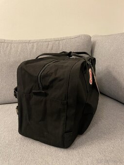 Predám batoh značky Fjällräven Kanken Weekender Black - 11